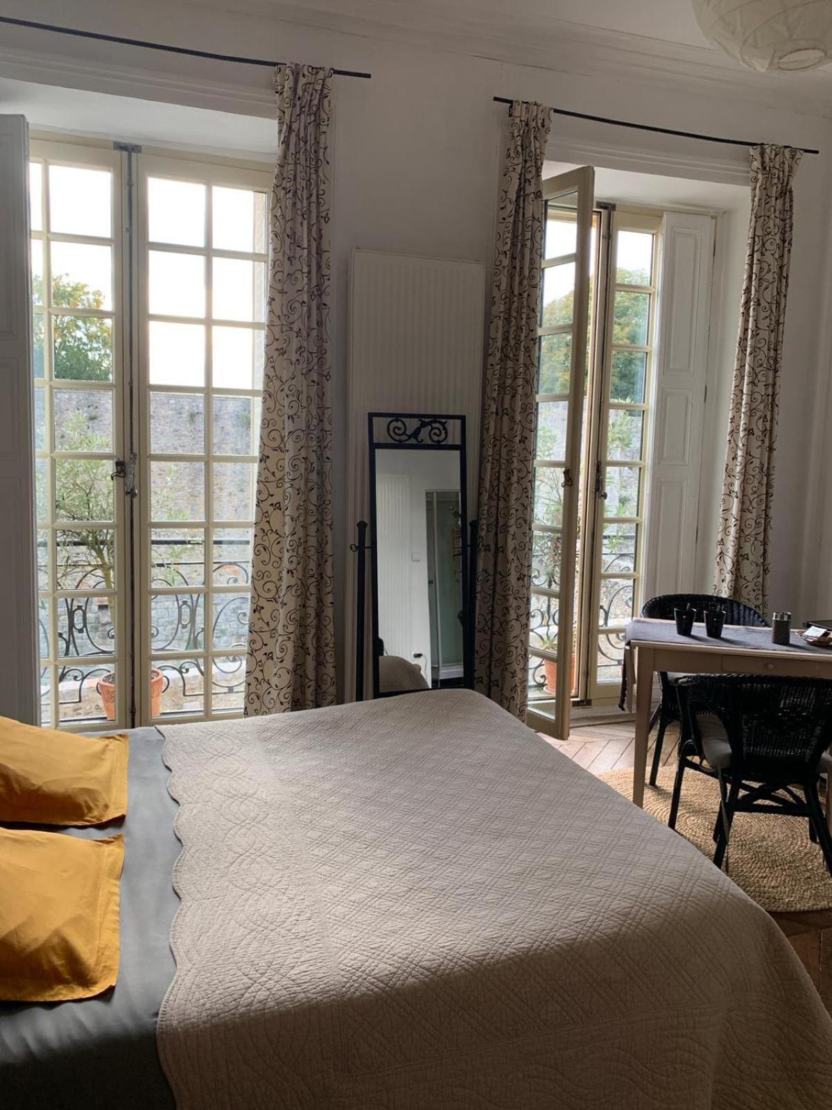 Chambre d'hôtes du Château Dourdan Exterior foto